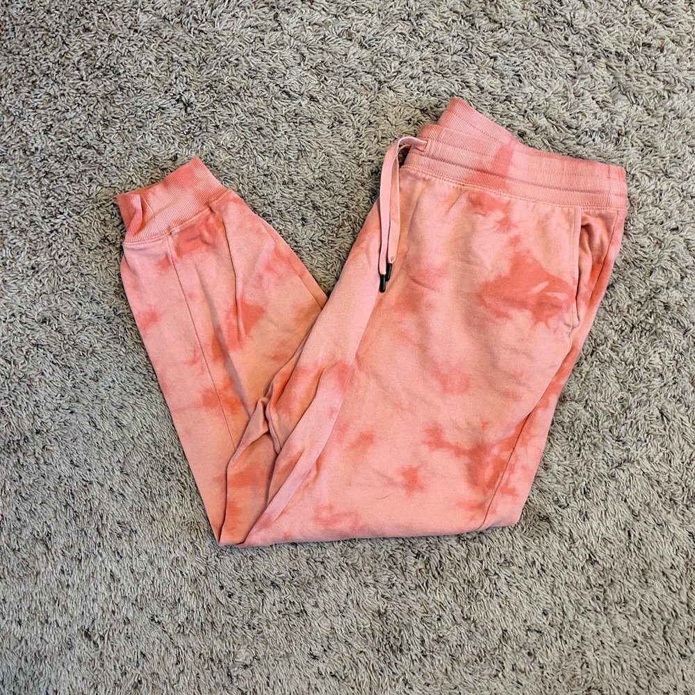 Old Navy tie dye joggers 💛